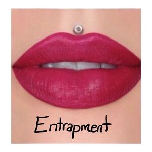 JEFFREE STAR COSMETICS NIB Velvet Trap Berry Wine Matte Entrapment Lipstick